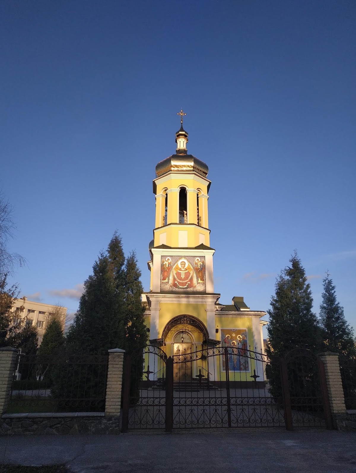 Бровары