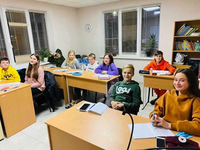 SmartKids Language School