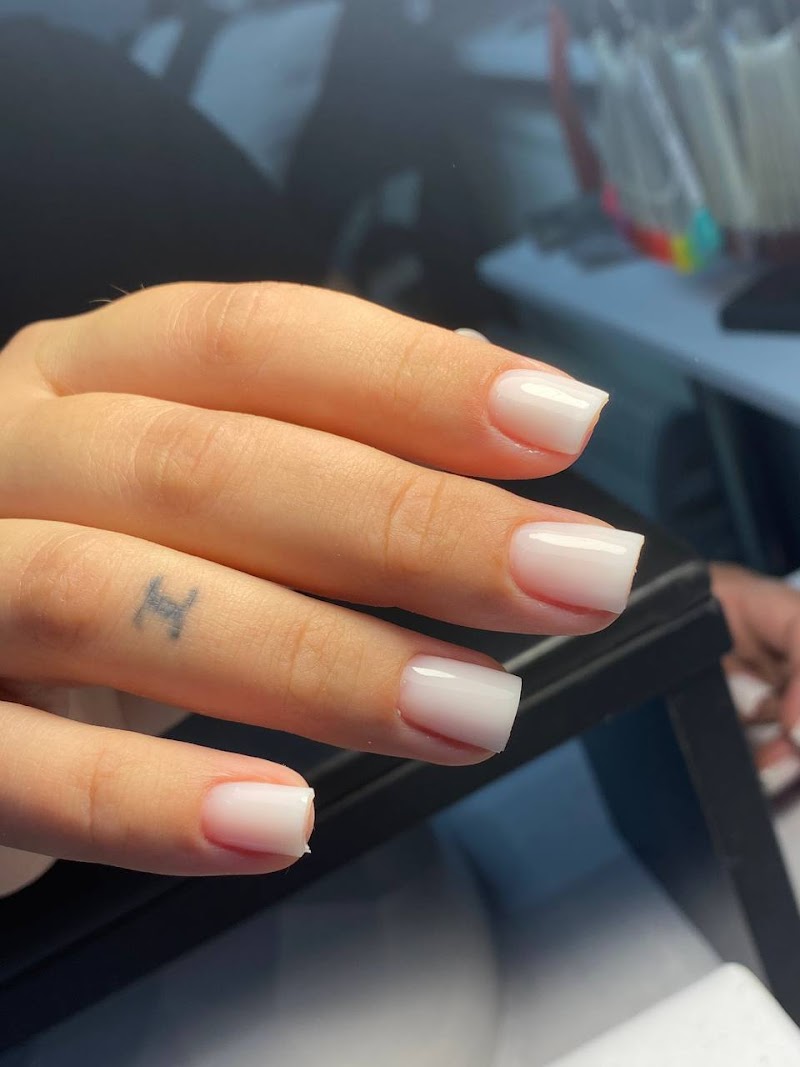 Нігтьова студія «Nails Pro»