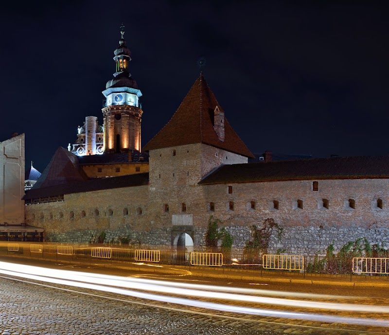 Львівська Брама