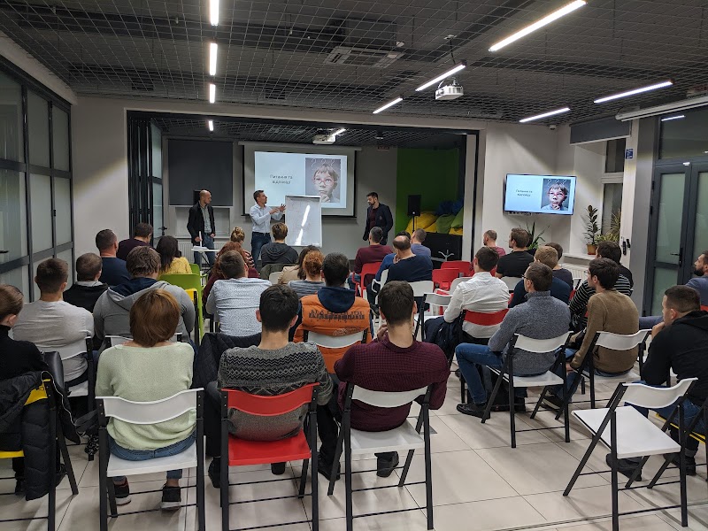 WorkHub Коворкінг