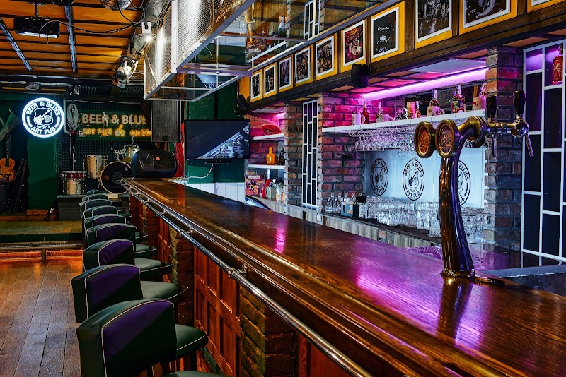 Hops & Tales Bar