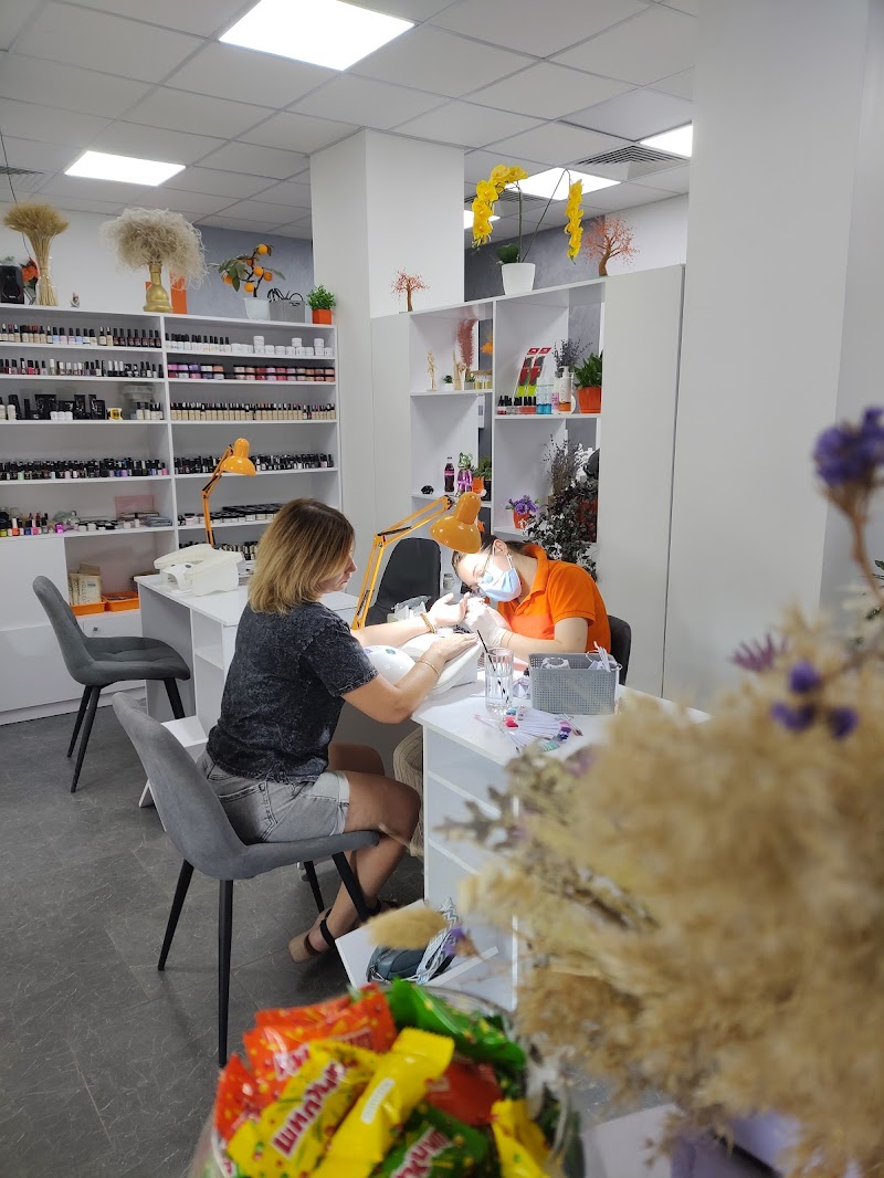 Aura Beauty Salon